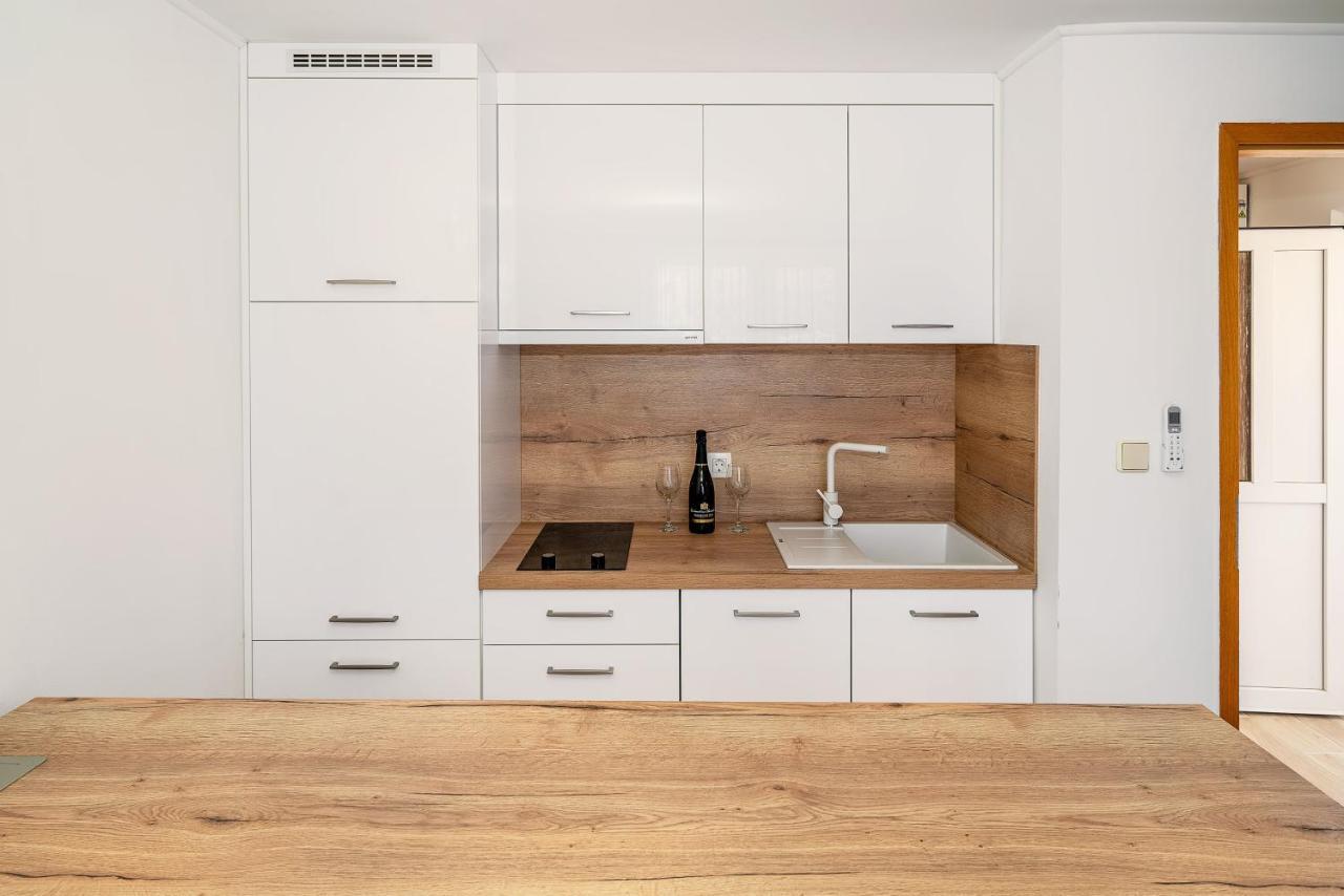 Ara-Bane Apartment Baska  Ngoại thất bức ảnh